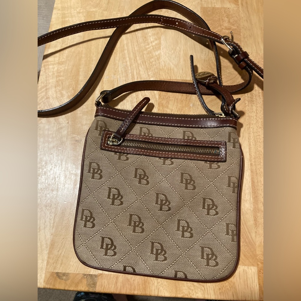 DOONEY AND BOURKE CROSSBODY